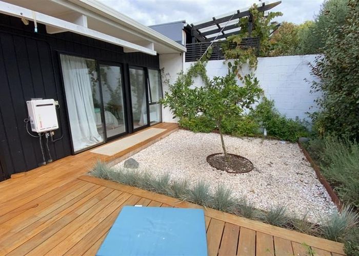 at 3/246 Lake Road, Hauraki, North Shore City, Auckland