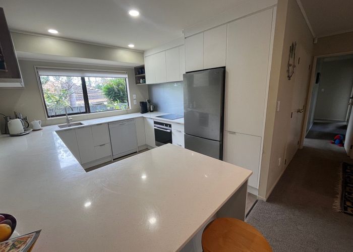  at 15 Pinewood Grove, Botany Downs, Manukau City, Auckland