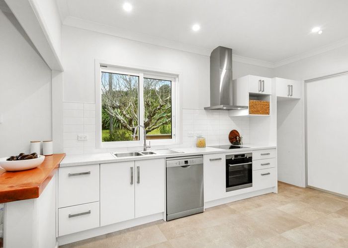  at 33 Tawa Terrace, Tawa, Wellington