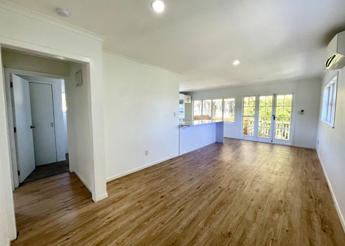  at 11 Fifeshire Street, Belmont, Auckland