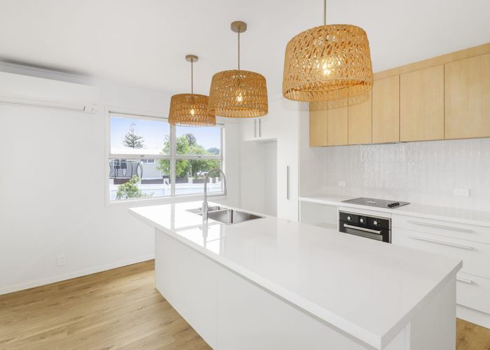  at 8 Dunstall Place, Mangere Bridge, Manukau City, Auckland