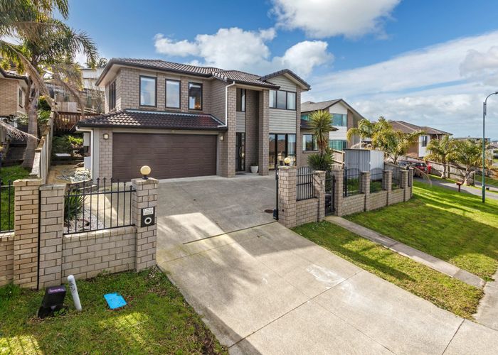  at 7 Baker Street, Fairview Heights, Auckland