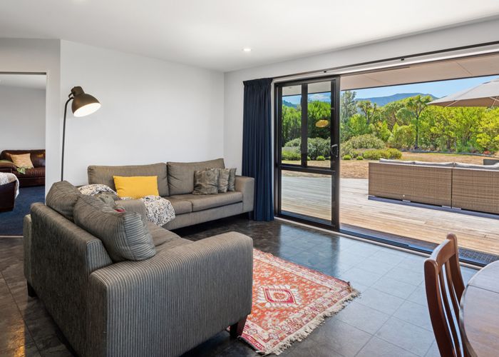  at 8 Edgewater Place, Blenheim