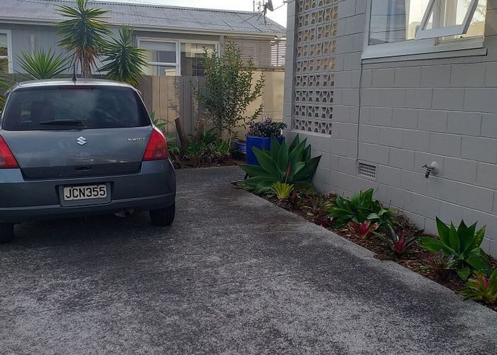  at 1/27 Neptune Avenue, Beach Haven, North Shore City, Auckland