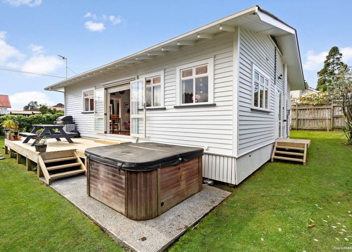  at 1A Islington Avenue, New Lynn, Auckland