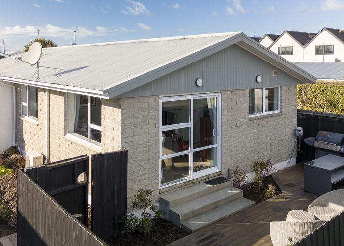  at 1/494 Barbadoes Street, Edgeware, Christchurch