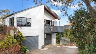  at 2/25 LINWOOD AVE, Forrest Hill, Auckland