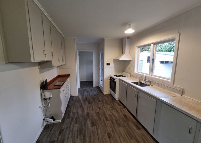  at 6 Hereford Street, Te Atatu Peninsula, Waitakere City, Auckland