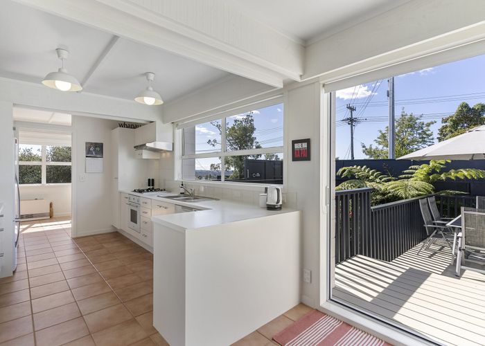  at 2/122 Rangatira Road, Beach Haven, Auckland