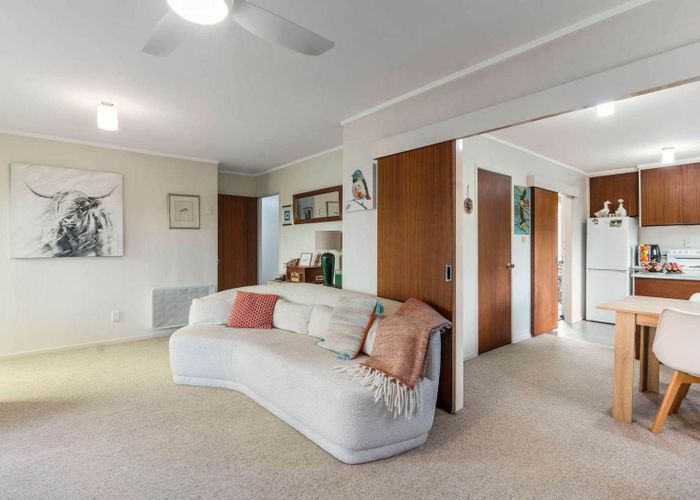  at 2/77 Stanniland Street, Sunnyhills, Auckland