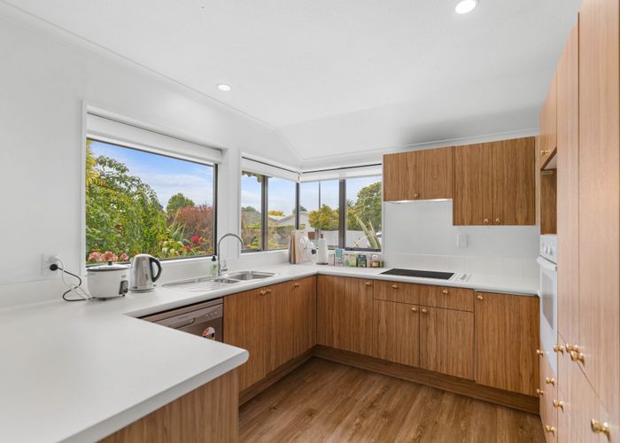  at 36 Villa Grove, Ilam, Christchurch