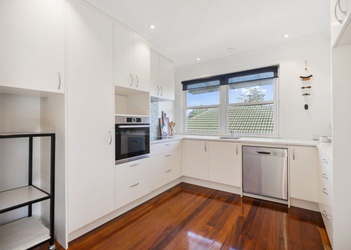  at 10 Savoy Road, Glen Eden, Auckland