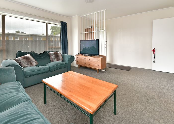  at 1/65 Edmonton Road, Henderson, Auckland