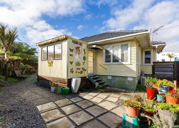  at 1/26 Airdrie Road, Ranui, Auckland