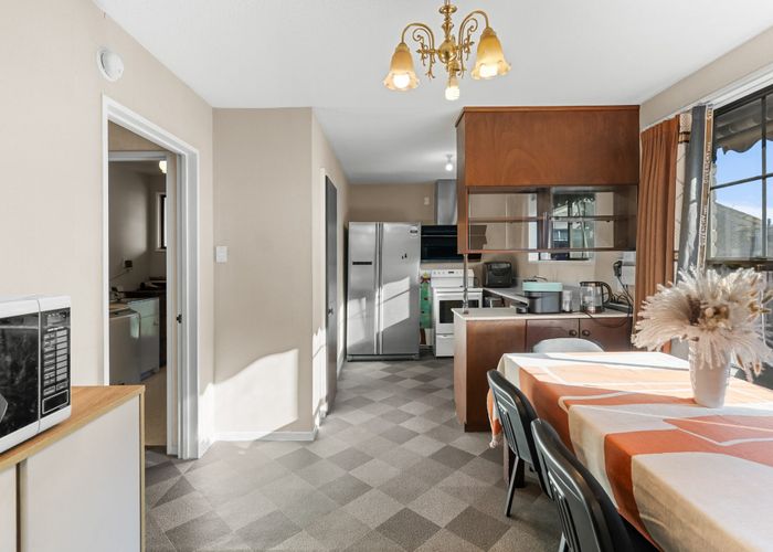  at 2/136 Middlepark Road, Upper Riccarton, Christchurch City, Canterbury