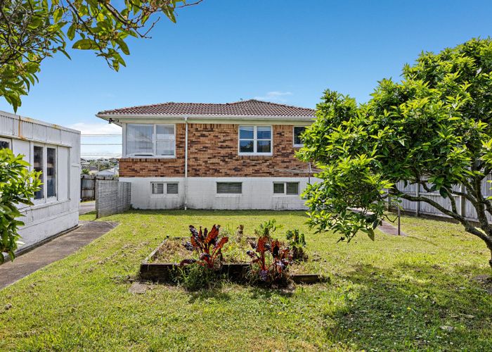  at 22a Shakespeare Road, Milford, North Shore City, Auckland