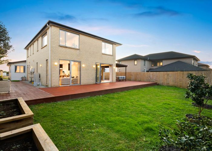  at 24 Loughros Place, Pinehill, North Shore City, Auckland