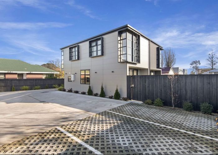  at 2/68 Barbour Street, Waltham, Christchurch City, Canterbury