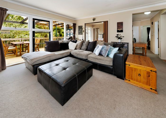  at 17 Golf Road, New Lynn, Auckland