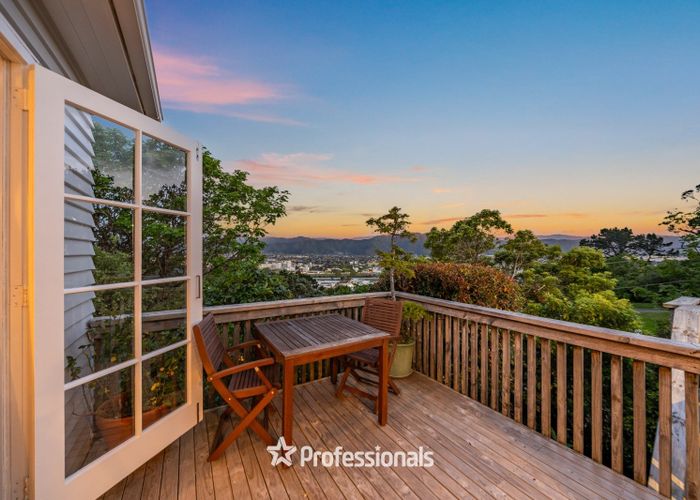  at 24 Miromiro Road, Normandale, Lower Hutt, Wellington