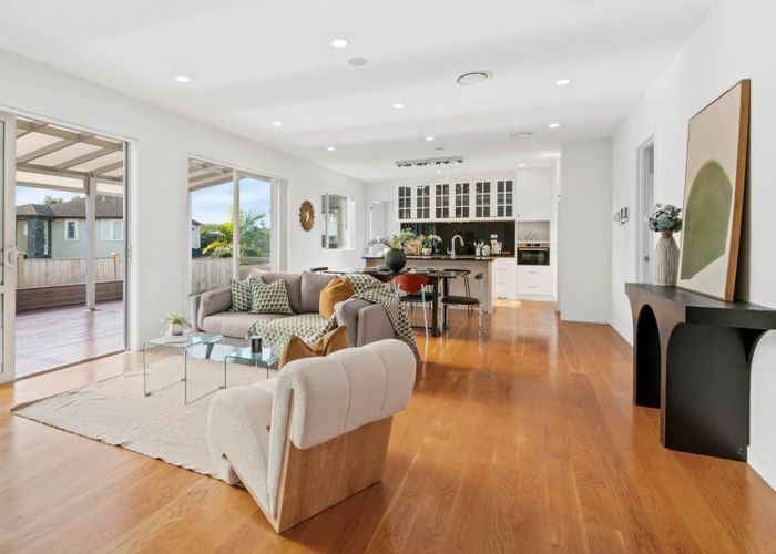  at 33 Lagonda Rise, Oteha, North Shore City, Auckland
