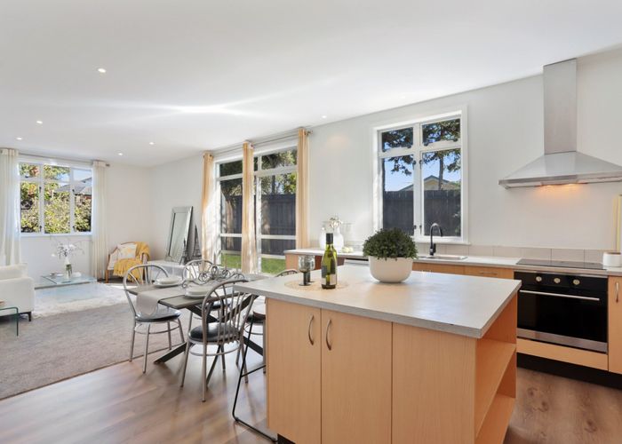  at 32C Arran Street, Avondale, Auckland