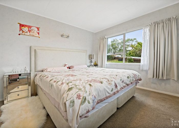  at 1B Glenbury Place, Massey, Waitakere City, Auckland