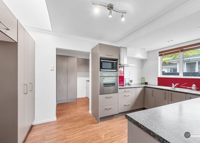  at 46 Waipounamu Drive, Kelson, Lower Hutt