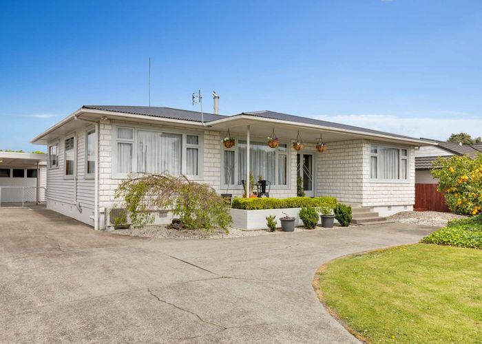  at 4 Belvedere Crescent, Takaro, Palmerston North