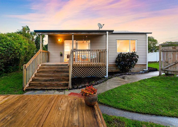  at 13a Becroft Drive, Forrest Hill, North Shore City, Auckland
