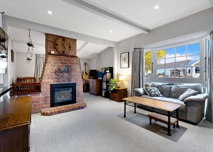  at 35 Winters Road, Redwood, Christchurch