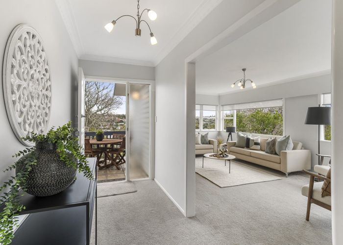  at 12 Alton Avenue, Hillcrest, Auckland