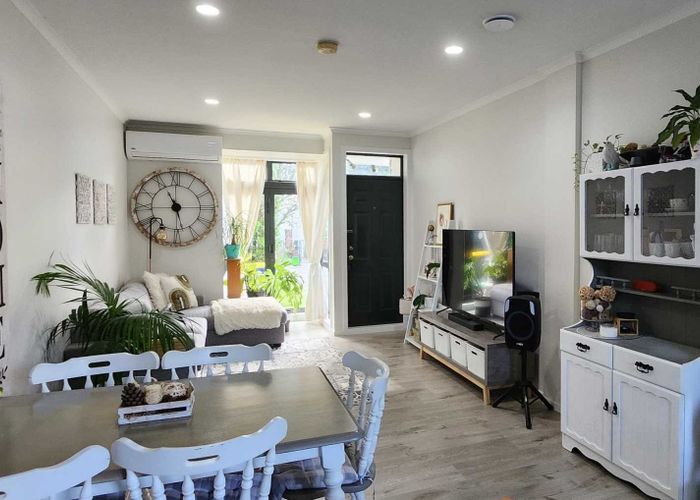  at 47/1 Ambrico Place, New Lynn, Waitakere City, Auckland