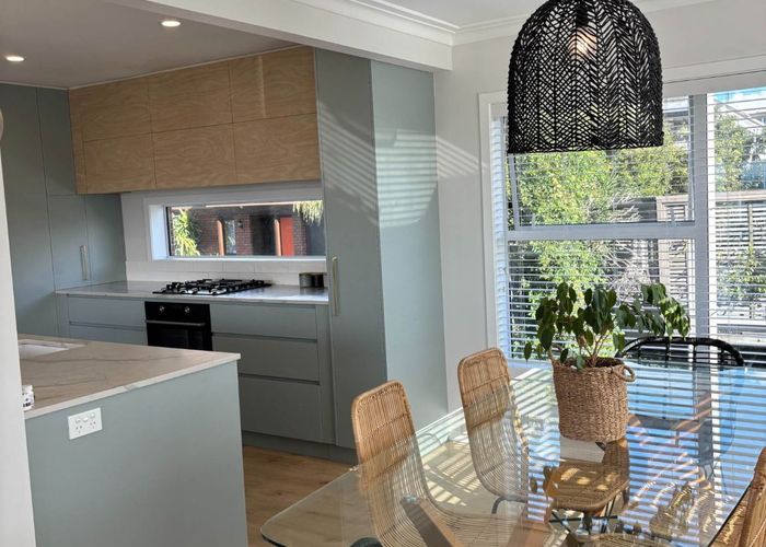  at 2/15 Hauraki Road, Hauraki, North Shore City, Auckland