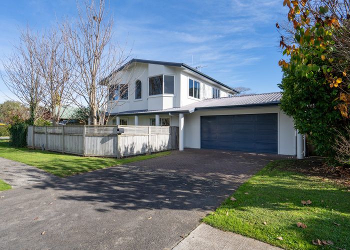  at 35 Carlyle Street, Leamington, Cambridge