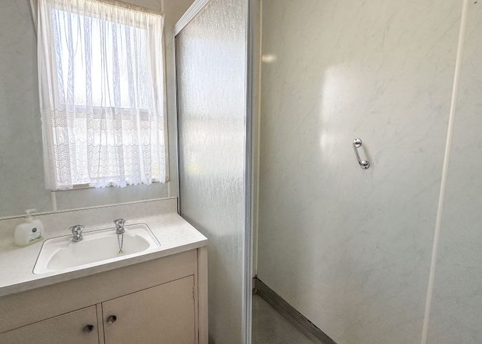  at 4/405 Lyndon Road East, Hastings
