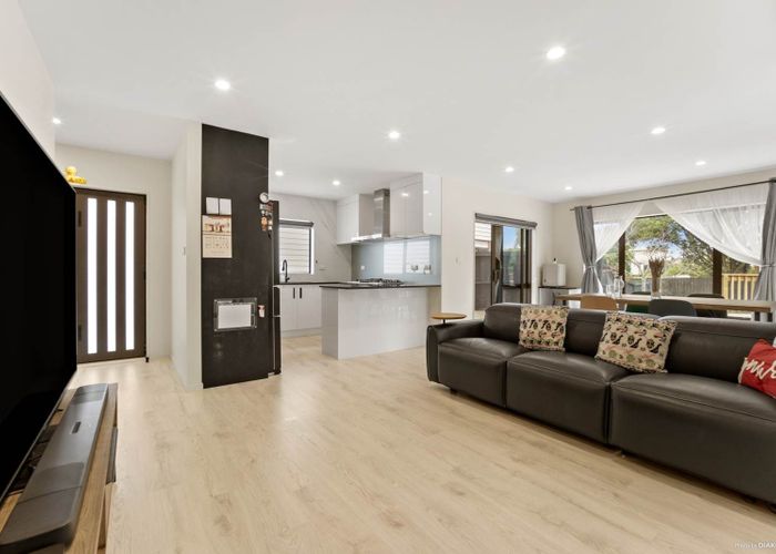  at 13F Tahi Terrace, Glen Eden, Waitakere City, Auckland