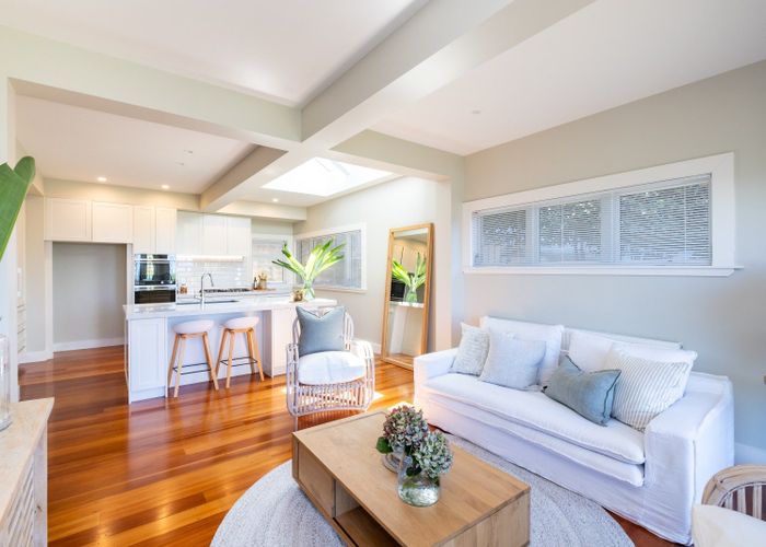  at 8 Cobden Road, Bluff Hill, Napier, Hawke's Bay
