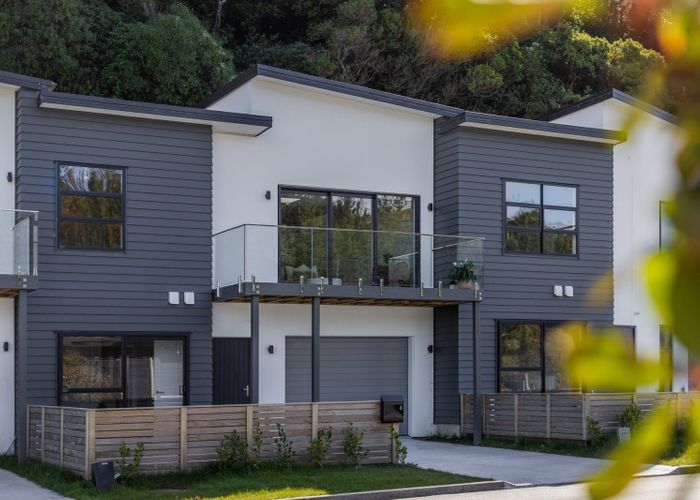  at 8 Tradewinds Drive, Whitby, Porirua, Wellington