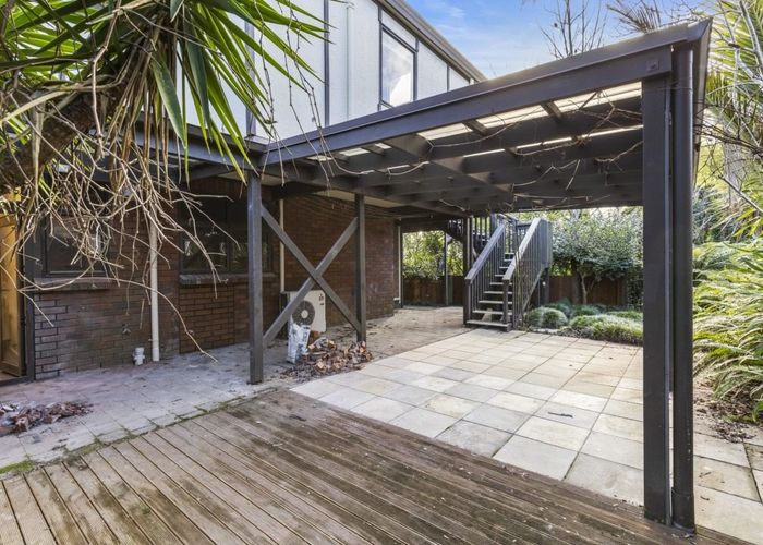  at 24 Dawson Street, Hamilton East, Hamilton