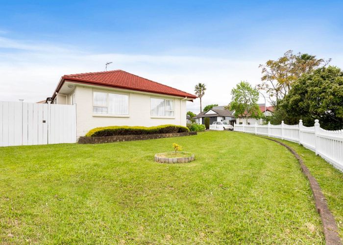  at 18 Palmcrest Grove, Highland Park, Auckland