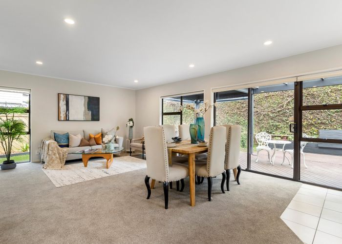  at 2/60 Hillcrest Avenue, Hillcrest, Auckland
