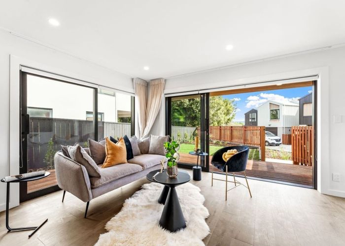  at 8/98-100 Walker Road, Point Chevalier, Auckland City, Auckland