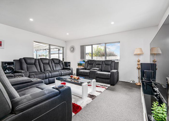  at 110A Royal Road, Massey, Auckland