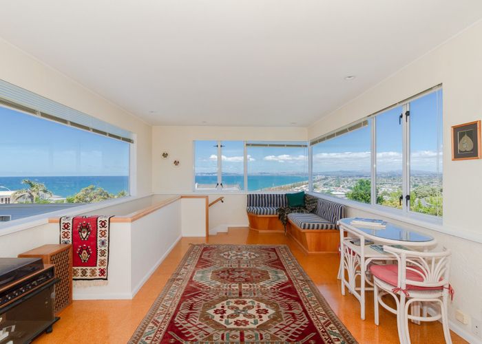  at 8 Gladstone Road, Bluff Hill, Napier