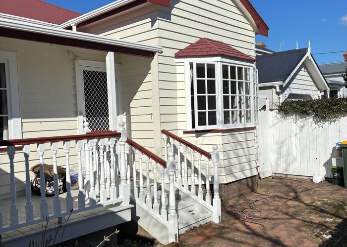  at 22 Summer Street, Stanley Bay, North Shore City, Auckland