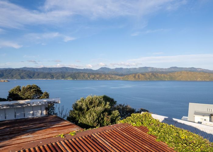  at 174 Nevay Road, Karaka Bays, Wellington