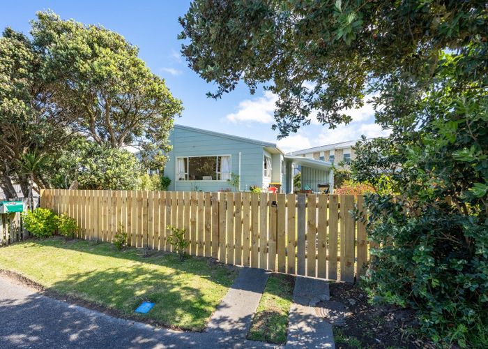  at 8A Simcox Street, Otaki Beach, Otaki