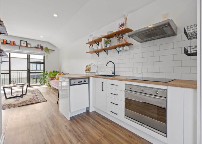  at 20/5 Carolina Place, Albany, North Shore City, Auckland