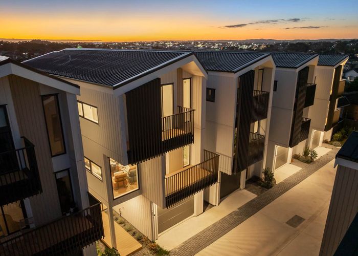  at 10B White Heron Drive, Massey, Waitakere City, Auckland